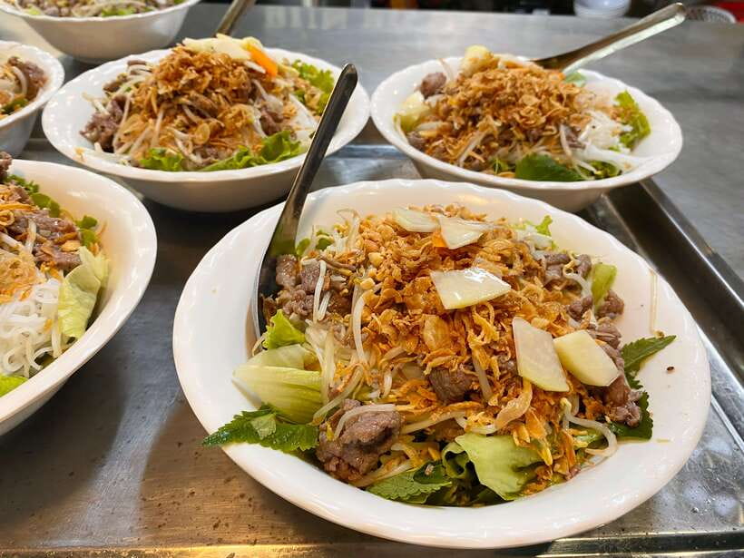 Hanoi: Vietnamese Street Food Tour with Egg Coffee - Key things to know before you go