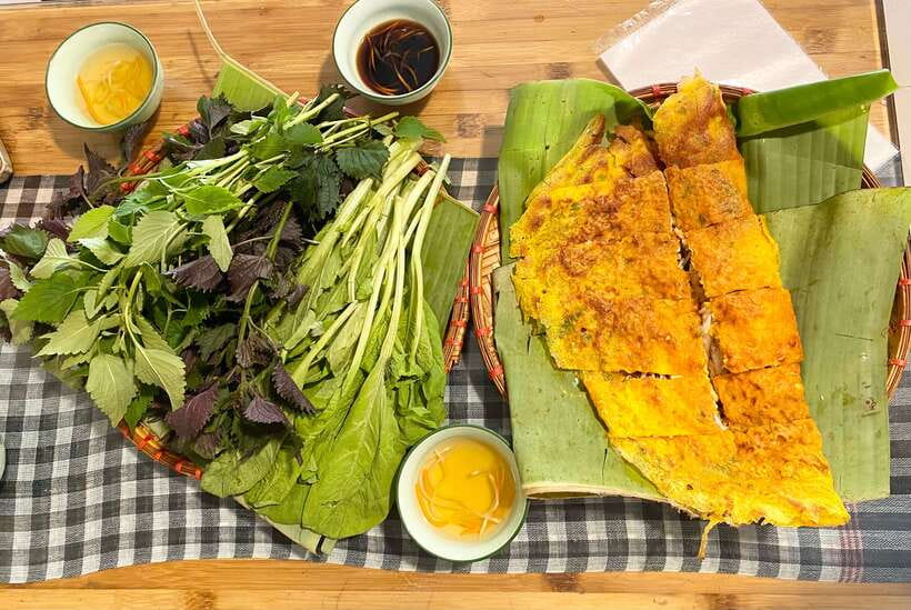 Hanoi: Vietnamese Street Food Tour with Egg Coffee - Small plates that build into a full meal