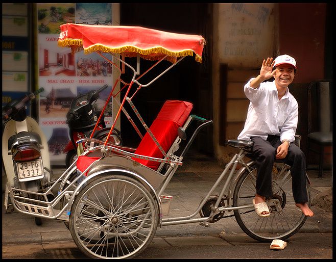 Hanoi Walking Street Food Tour & Cyclo Ride - Why this tour works well in Hanoi