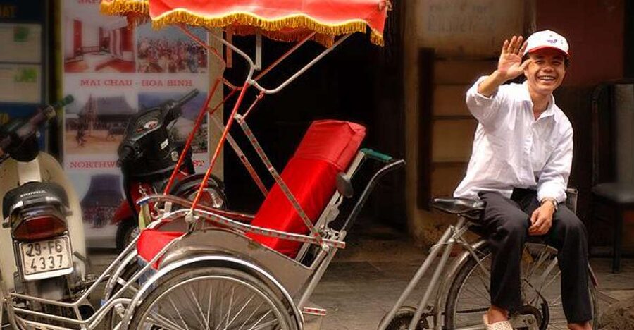 Hanoi Walking Street Food Tour & Cyclo Ride - Starting in the Old Quarter