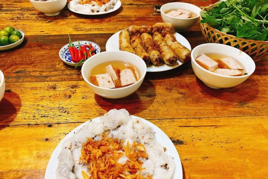 Hanoi: Walking Street Food Tour & Train Street w/Local Guide - Starting in the Old Quarter
