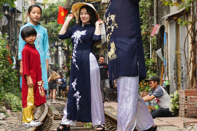Hanoi Walking Street Food Tour with Train-Street Visit - What the food and walking conditions are really like