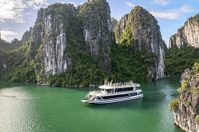 Hercules Grand Day Cruise Tour, Sung Sot Cave,Titop, Luon Cave - Lunch with wide bay views