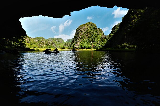 Hidden Ninh Binh Luxury Full Day Group Tour (Tam Coc - Hoa Lu) - Hoa Lu and the temples of the Dinh and Le dynasties