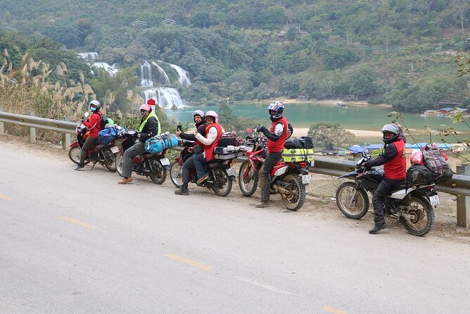 High Quality Small Group With Easy Riders 3 Day + Private Room - Day two: Ma Pi Leng Pass and the road to Du Gia