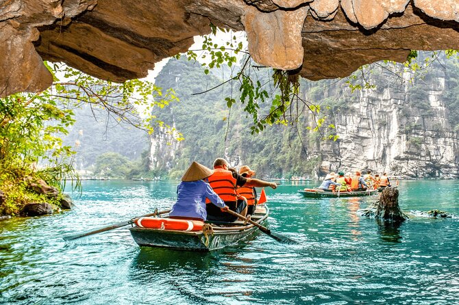 Highlight Ninh Binh Full Day Tour Tam Coc Boat, Mua Cave, Hoa Lu - Mua Cave and the nearly 500-step climb