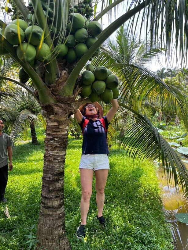 Ho Chi Minh: 1-Day Mekong Delta Tour-Floating Market & Islet - A floating breakfast with a little wobble