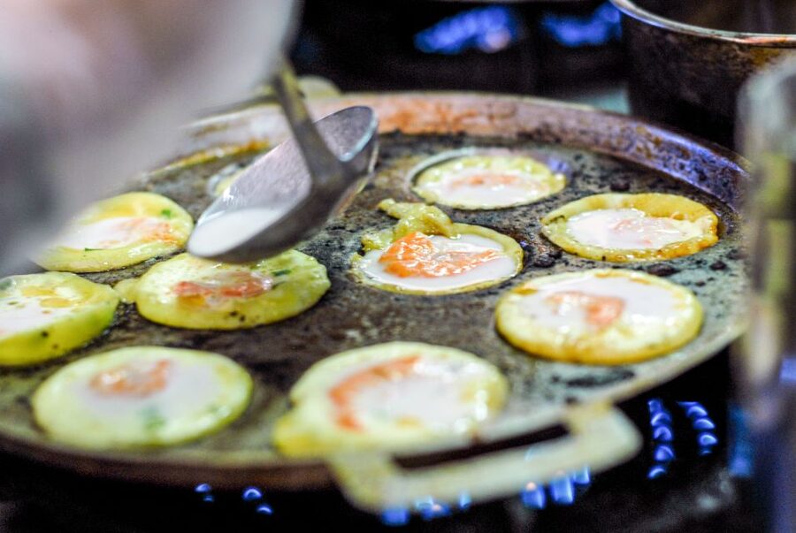 Ho Chi Minh City: Private Street Food Motorbike Tour - District 10 and a bowl of bò kho