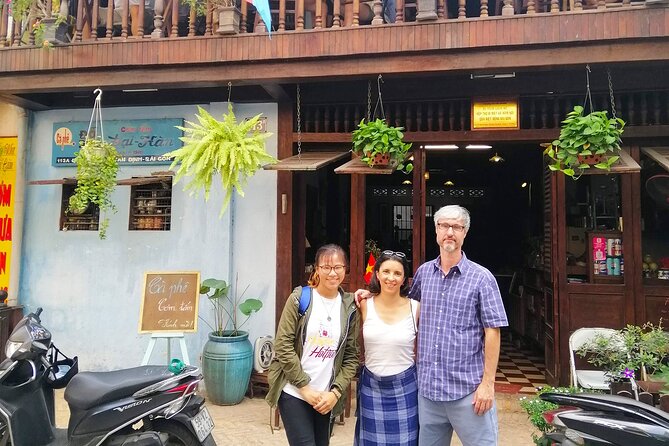 Ho Chi Minh City private walking tours with young local volunteers - Chợ Lớn and the Chinese-Vietnamese quarter