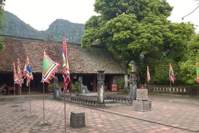 Hoa Lu - Tam Coc boat Trip and Mua Cave - Lunch and the Midday Break
