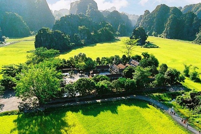 Hoa Lu Tam Coc Full-Day DELUXE Tour Including BUFFET LUNCH & River Boat Ride - Returning to Hanoi after a very full day