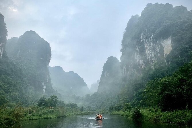 Hoa Lu - Tam Coc - Mua Cave Full Day - LIMOUSINE - How the guides shape the day