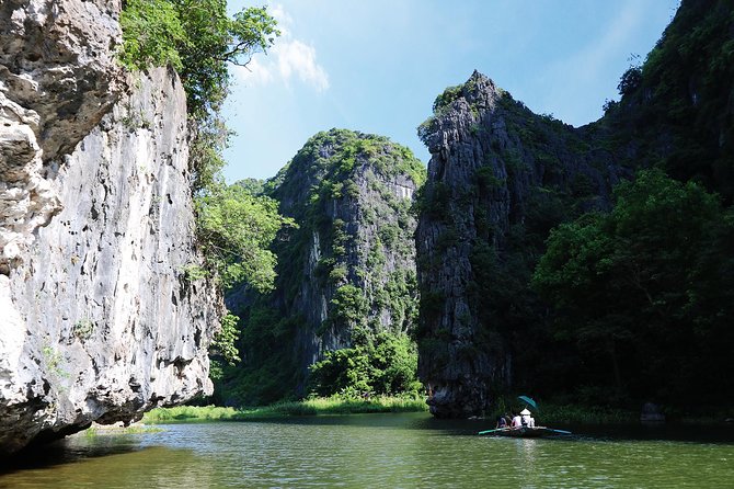 Hoa Lu - Tam Coc - Ninh Binh Day Tour: Biking, Visit Local Family - Hoa Lu and the temples of Vietnam’s first capital