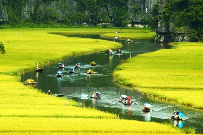 HOA LU -TRANG AN -MUA CAVE Full Day Including Boat Entrance Fees and Lunch - Hoa Lu temples and Vietnam’s 10th-century capital