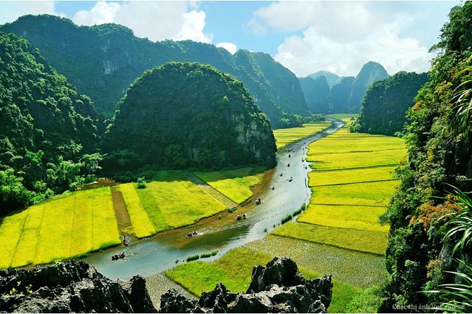 HOA LU -TRANG AN -MUA CAVE Full Day Including Boat Entrance Fees and Lunch - The Mua Cave question and the 400-step climb