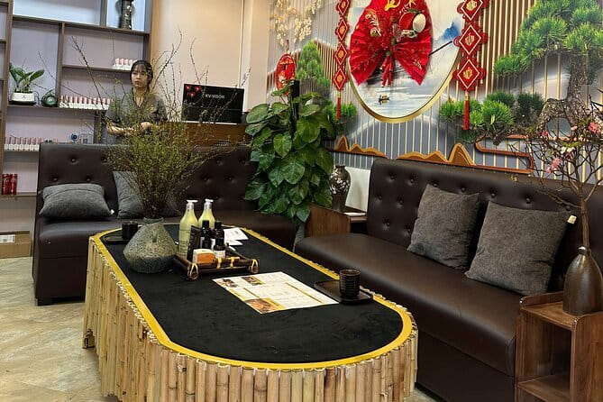 Hoang Spa Nourishing Shampoo & Head Shoulders Face Massage - The welcome drink sets the tone