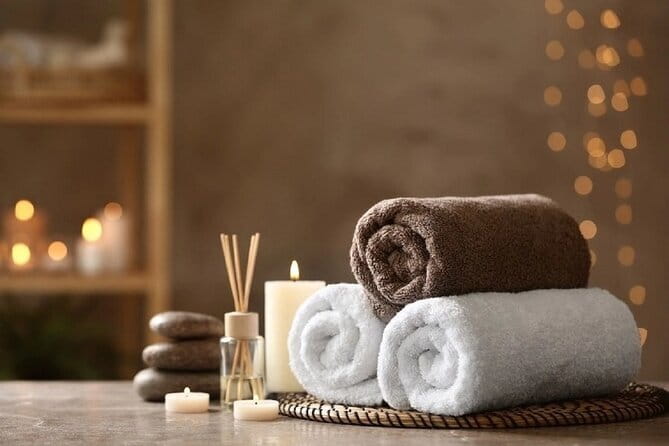 Hoang Spa Nourishing Shampoo & Head Shoulders Face Massage - What happens during the shampoo treatment