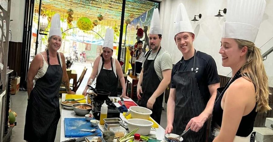 Hoi An Authentic Cooking Class with Pro Chef in Small group - A three-hour class with room to participate
