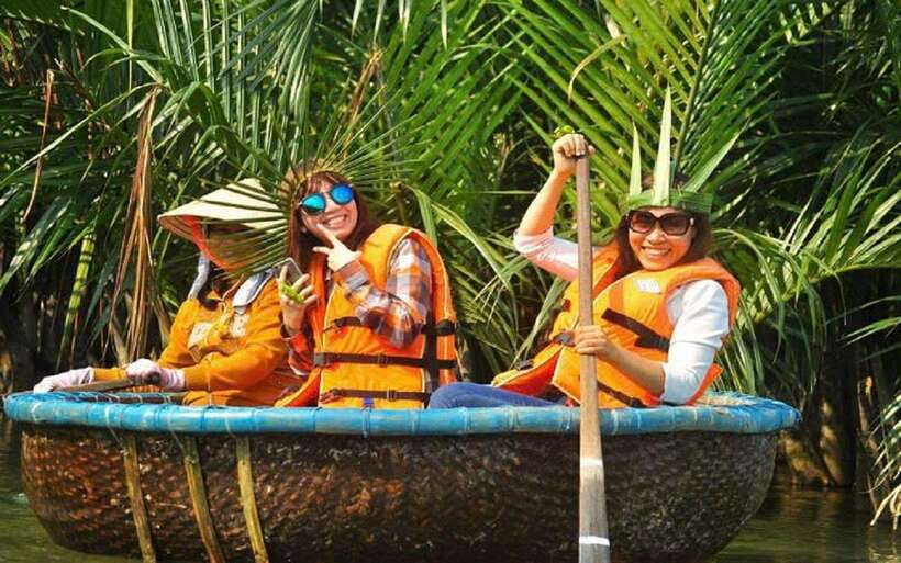 Hoi An: Basket Boat Ride in the BẢY MẪU Coconut Forest - Crab fishing and traditional net casting