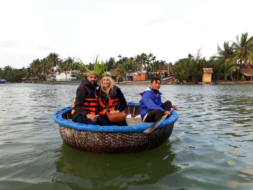 Hoi An: Coconut Basket Boat Ride by Hangcoconut - The spinning boat performance and optional extra charge