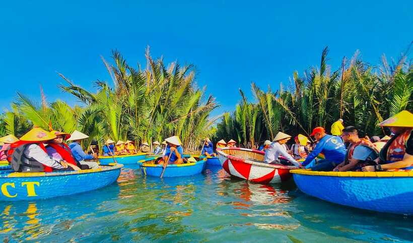 Hoi An: Coconut Basket Boat Rides with Two-way Transfers - Learning to paddle a bamboo basket boat