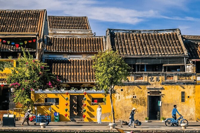 Hoi an Coconut Boat & Hoi an Ancient Town(Option Marble Mountain) - Hoi An dinner, local dishes with uneven results