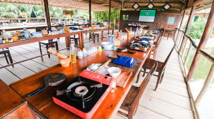 Hoi An: Cooking Class + basket boat (free transfer in Hoian) - The market visit gives the food some context