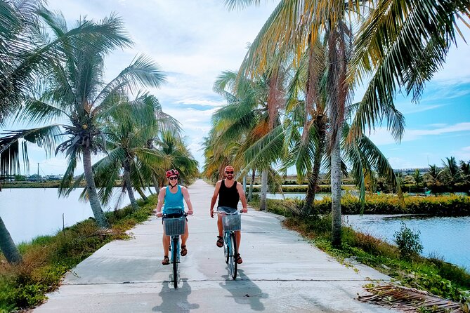 Hoi An countryside cycling tour - Pedaling to Tra Que Vegetable Village