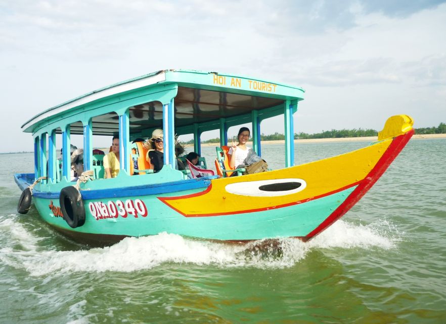 Hoi An/Da Nang: My Son Afternoon tour: Banh my and Cruise - Banh my on board