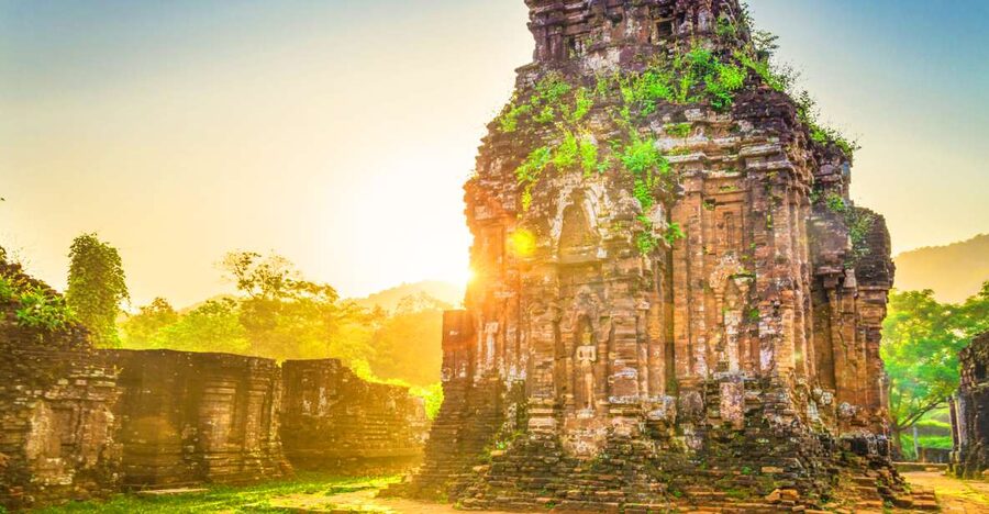 Hoi An/Da Nang: My Son Afternoon tour: Banh my and Cruise - A noon pickup from Da Nang or Hoi An