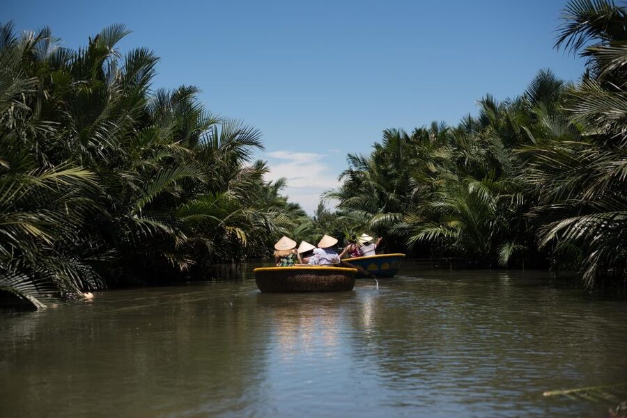Hoi An/Da Nang: Vegetarian Cooking Class & Basket Boat Ride - A family kitchen with Lily and Quan