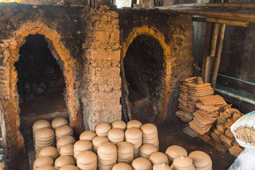 Hoi An: Experience Pottery Making With Local Craftsmen - Seeing local pottery before making your own