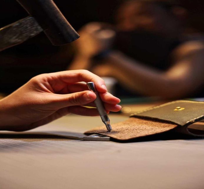 Hoi An: Handmade Leather Crafts Workshop (Starter Course) - Choosing between a wallet, purse, case, or handbag