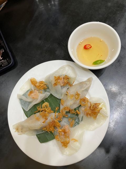Hoi An hiden food adventure - Cao Lau, ancient water, and a 300-year recipe