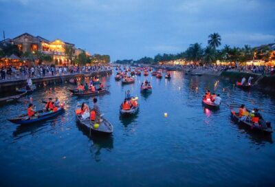 Hoai River Boat Trip by Night and Floating Lantern