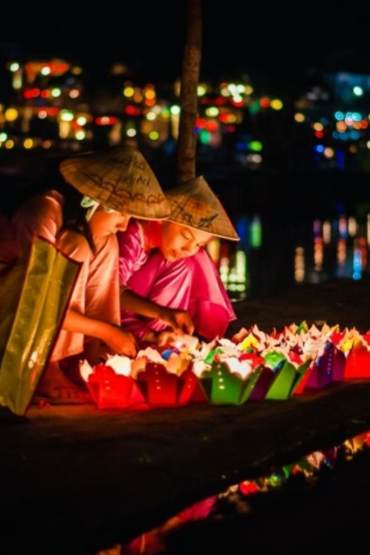 Hoi An: Hoai River Night Boat Trip and Floating Lantern - Why the 7:00 PM to 8:00 PM Rush Matters