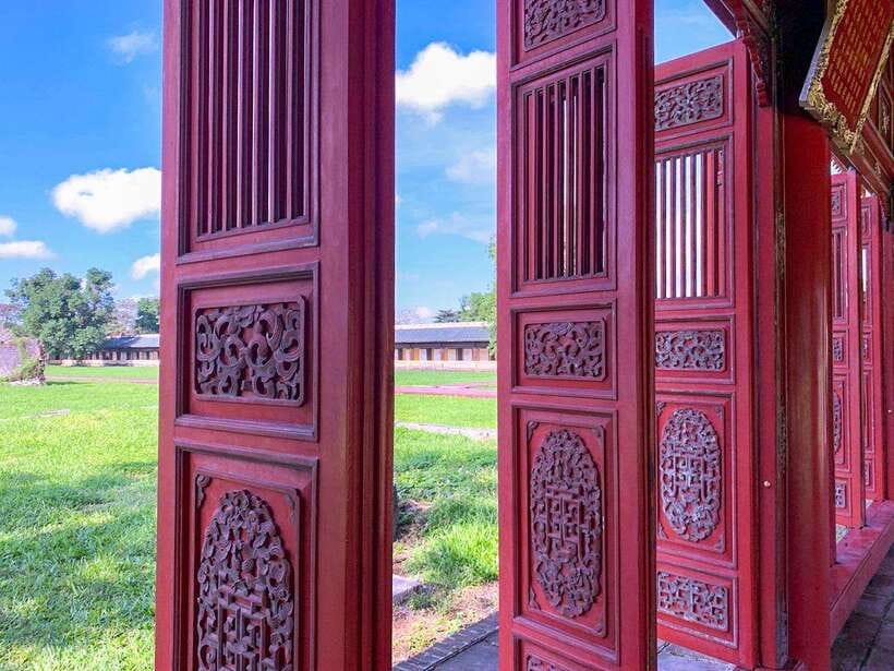 Hoi An: Imperial Hue And Scenic Hai Van Pass Discovery Tour - Entering the Imperial City in one hour