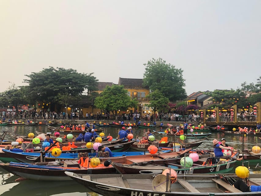 Hoi An Lantern Boat Ride on the Thu Bon River - Getting the best night photographs
