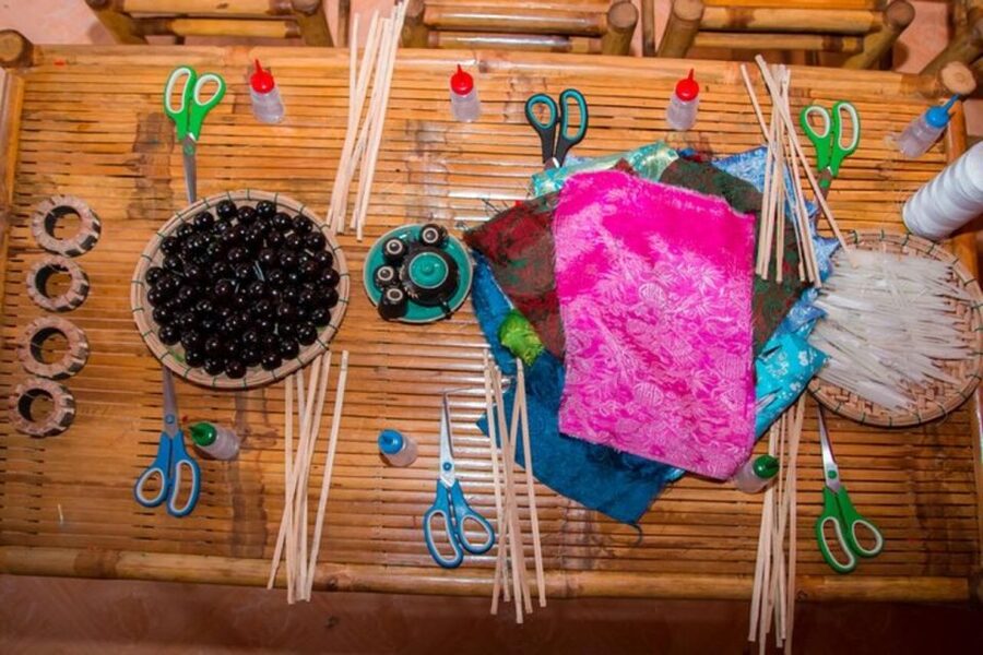 Hoi An: Local Foldable Lantern-Making Class with Locals - The one-hour making process