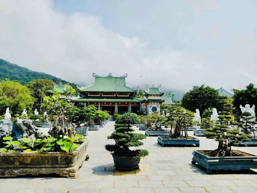 Hoi An: Marble Mountain, Am Phu Cave and Monkey Mountain - Am Phu Cave and its serious Buddhist message