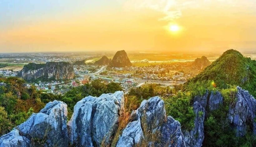 Hoi An: Marble Mountain, Am Phu Cave and Monkey Mountain - Guide quality and group size