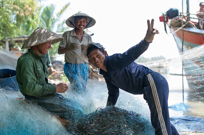 Hoi An Morning Countryside Tour by Bike - Cẩm Kim and the morning bánh bèo stop