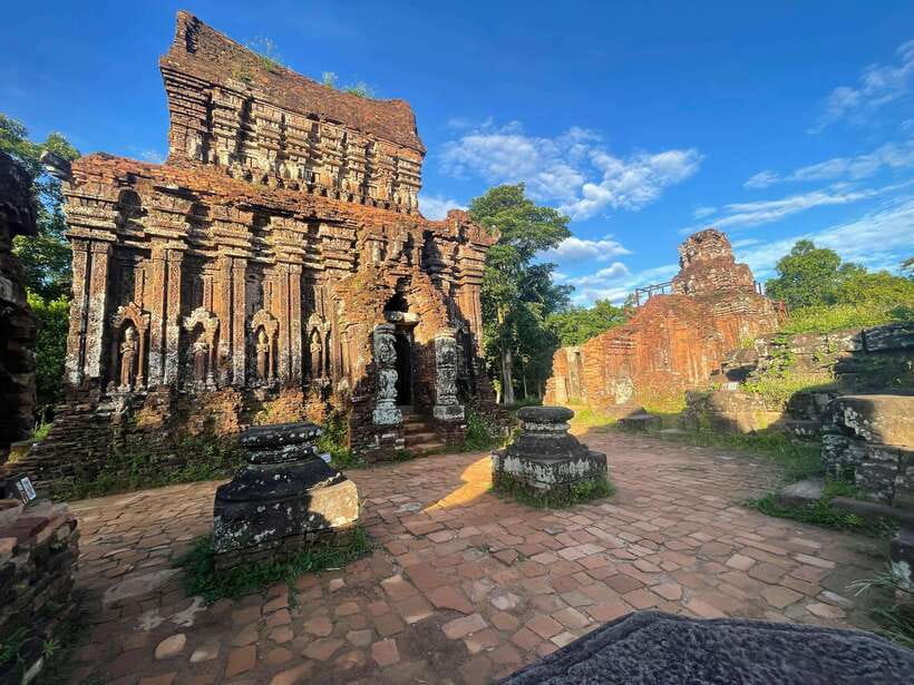 Hoi An: My Son Ruins: Guide-Bus-Boat-Cultural Show-Lunch - The 7:15 to 7:45 Pickup From Hoi An