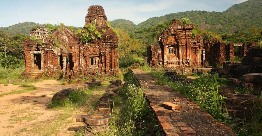 Hoi An: My Son Sanctuary and Thu Bon River Boat Trip - What happens between the hotel and the sanctuary