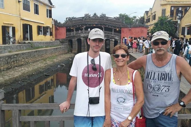 Hoi An Night Market with Hoi an walking Tour , Colourful Lanterns, Boat Ride - Free time, shopping, and the value of a private guide
