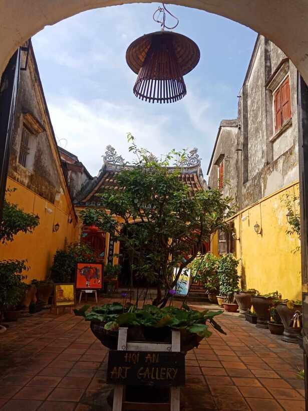 Hoi An: River Lantern Boat Experience with Free 5G eSIM - A Five-Minute Walk Through the Old Town