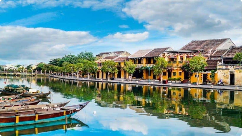 Hoi An: River Lantern Boat Experience with Free 5G eSIM - Pairing the Ride With Hoi An’s Night Market