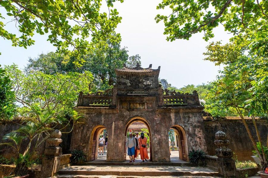 Hoi An: Secrets Of The Marble Mountains & Linh Ung Pagoda - Linh Ung Pagoda and the Lady Buddha statue