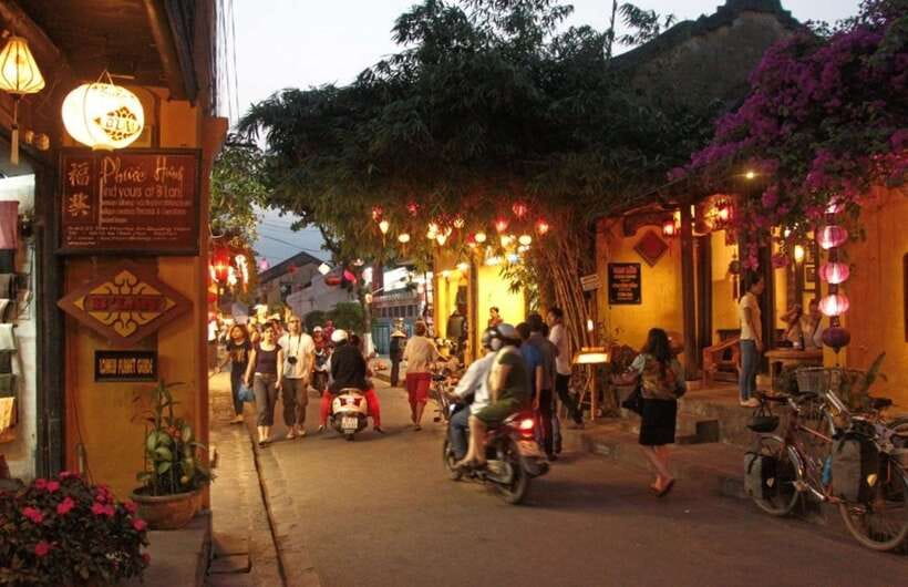 Hoi An: Sunset Food Tasting Tour - Why the Guides Matter So Much