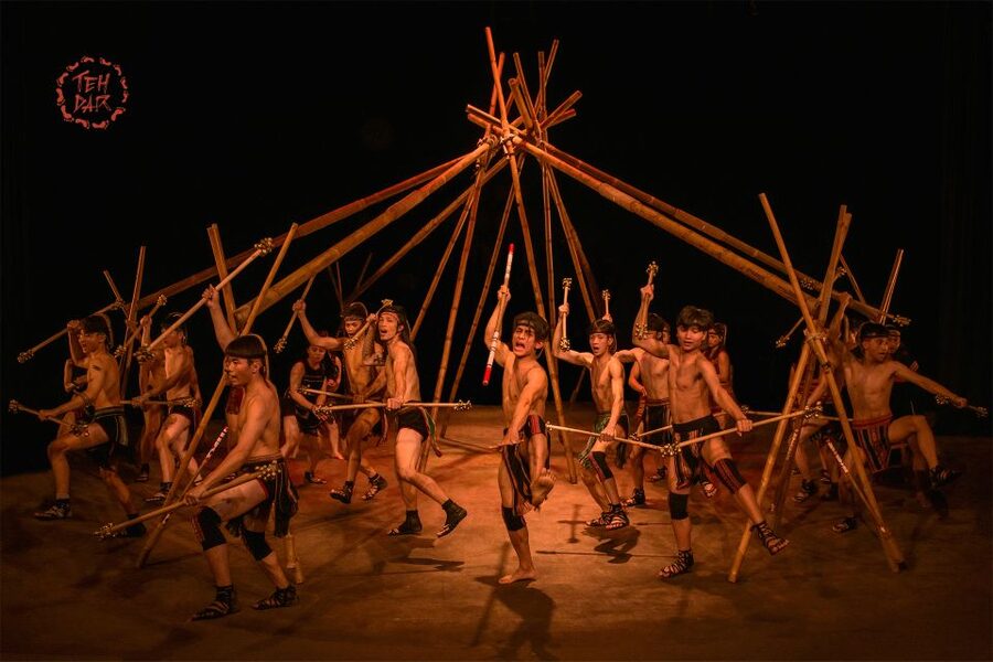 Hoi An: Teh Dar Vietnamese Bamboo Circus at Lune Center - Inside the Bamboo Dome